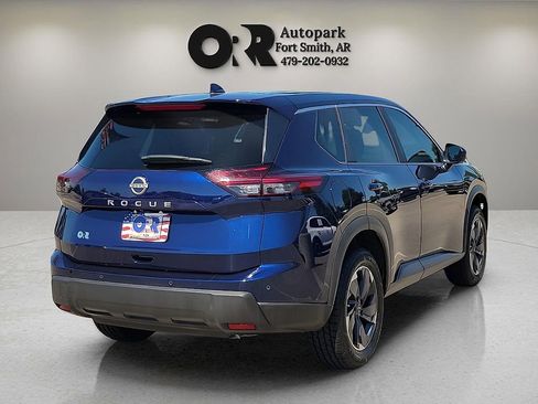 Used 2025 Nissan Rogue SV FWD image 5