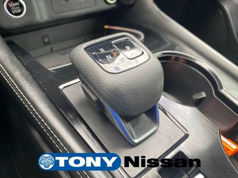 Used 2021 Nissan Rogue Platinum FWD image 17