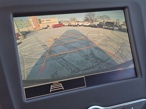 Used 2022 Chevrolet Equinox LT image 3