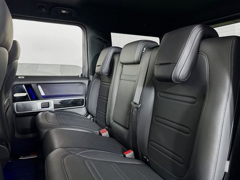 Used 2025 Mercedes-Benz G 550 image 8