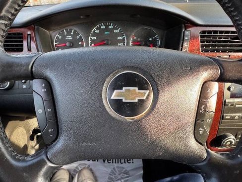 Used 2010 Chevrolet Impala LT FWD image 36