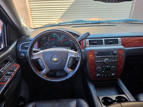 Used 2014 Chevrolet Tahoe LT RWD image 14