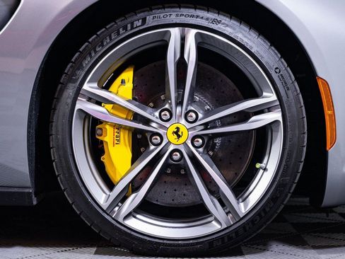 Certified 2018 Ferrari GTC4Lusso image 8