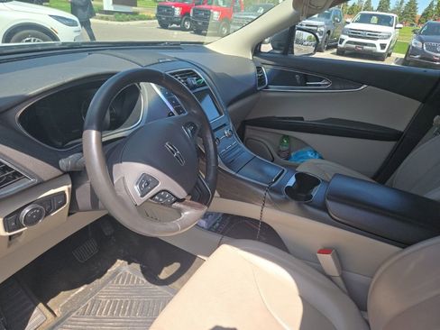 Used 2017 Lincoln MKX Reserve w/ Lincoln MKX Climate Package AWD/4WD image 8