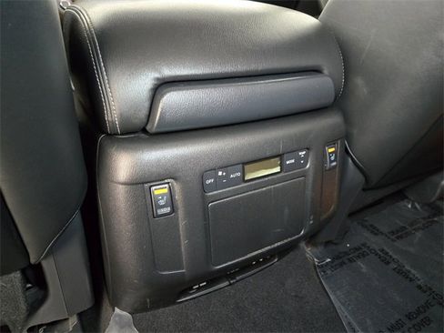 Used 2017 INFINITI QX80 2WD w/ Driver Assistance Package image 13