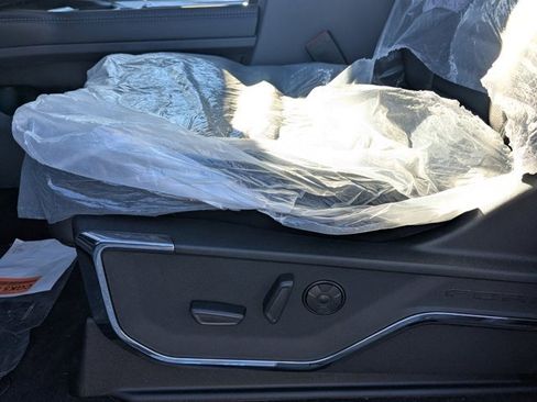 New 2026 Ford F450 Platinum w/ FX4 Off-Road Package image 21