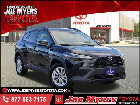 Used 2026 Toyota Corolla Cross LE FWD image 1