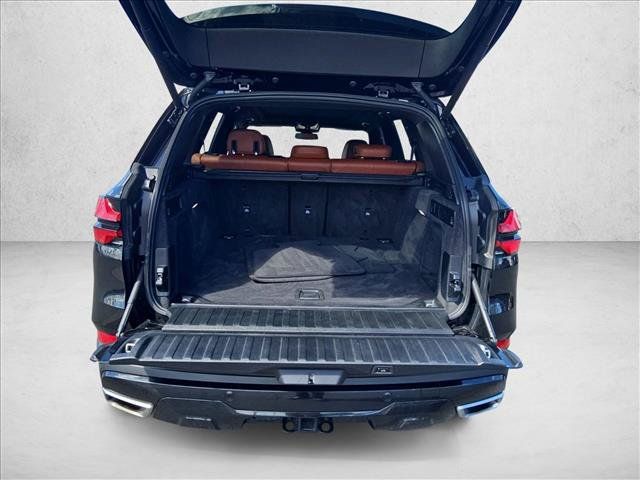 Certified 2024 BMW X5 xDrive40i w/ Premium Package AWD/4WD image 6