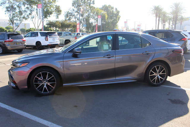 Certified 2023 Toyota Camry SE FWD image 6