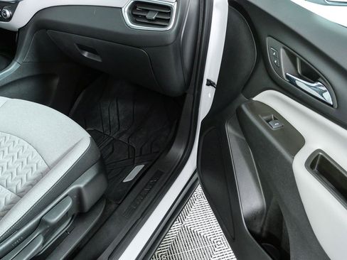 Certified 2024 Chevrolet Equinox LS w/ LS Convenience Package FWD image 23