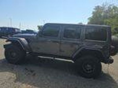 Used 2022 Jeep Wrangler Unlimited Rubicon w/ Xtreme Recon 35" Tire Package AWD/4WD image 4