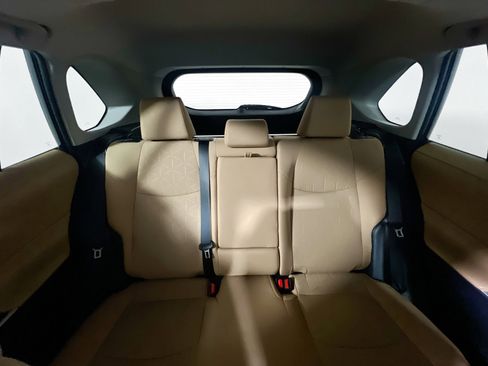 Used 2025 Toyota RAV4 XLE image 33