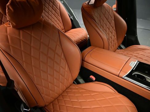 Used 2023 Mercedes-Benz S 580 4MATIC Sedan w/ AMG Line image 33