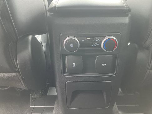 Used 2022 Ford Explorer XLT w/ Equipment Group 202A image 17