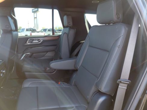 Used 2025 GMC Yukon Denali AWD/4WD image 23
