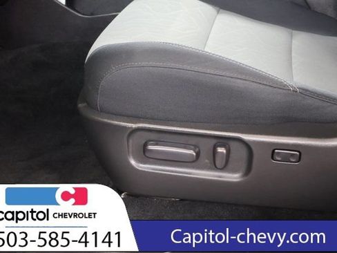 Used 2023 Toyota Tacoma TRD Off-Road w/ Technology Package AWD/4WD image 15