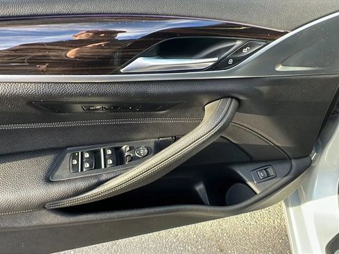 Used 2019 BMW 530i xDrive image 22