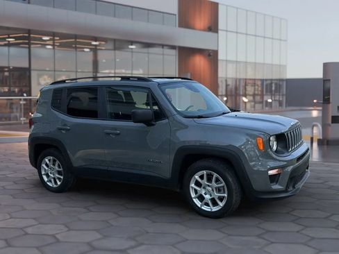 Used 2022 Jeep Renegade Sport w/ Sport Appearance Group FWD image 19