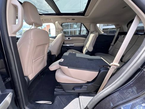Used 2022 Ford Explorer Limited w/ Equipment Group 301A AWD/4WD image 27
