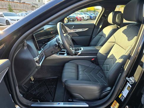 Used 2024 BMW i7 xDrive60 AWD/4WD image 20