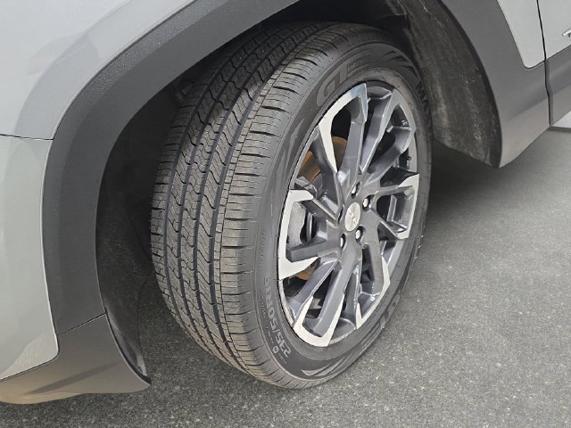 Used 2023 GMC Terrain SLT w/ LPO, Floor Liner Package AWD/4WD image 29
