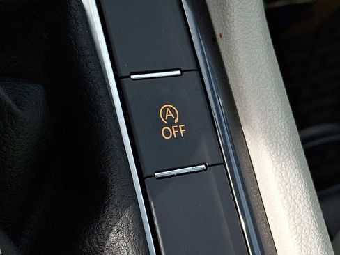 Used 2022 Volkswagen Tiguan SE R-Line AWD/4WD image 22