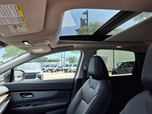 Used 2025 Nissan Murano SL AWD/4WD image 35