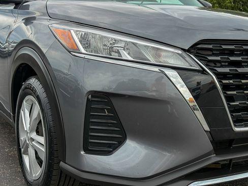 Used 2024 Nissan Kicks S FWD image 3