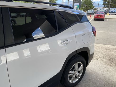 Used 2024 GMC Terrain SLE w/ Driver Convenience Package AWD/4WD image 46