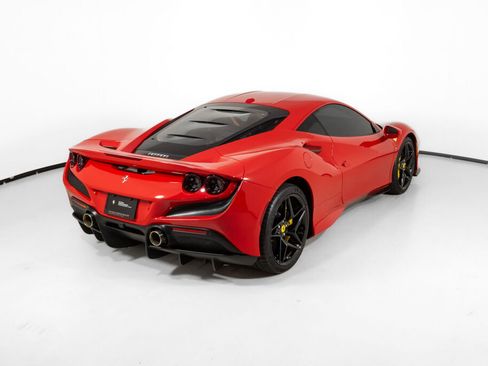 Used 2021 Ferrari F8 Tributo image 10