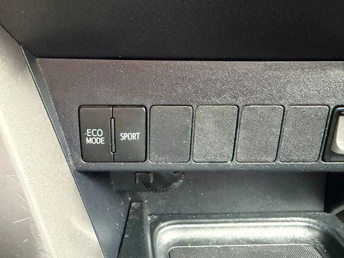 Used 2018 Toyota RAV4 XLE w/ Plus Extra Value Package AWD/4WD image 22