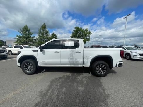 Used 2024 GMC Sierra 1500 AT4 w/ Technology Package AWD/4WD image 4