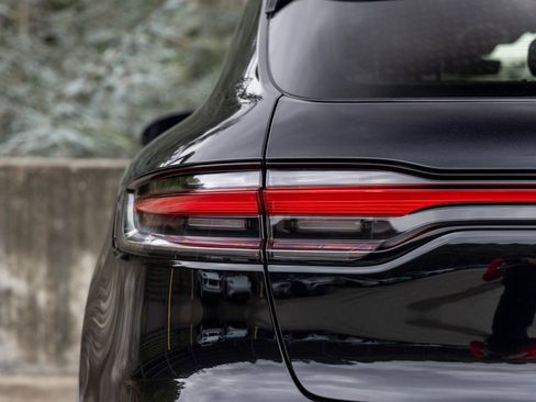 New 2026 Porsche Macan AWD/4WD image 19