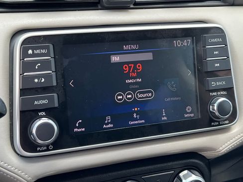 Used 2020 Nissan Versa SV FWD image 20