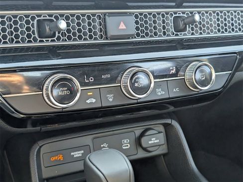 Certified 2025 Honda Civic Sport image 17