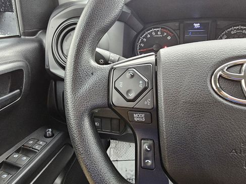 Used 2022 Toyota Tacoma SR image 11