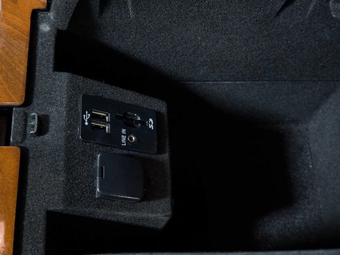 Used 2015 Lincoln Navigator 2WD image 46