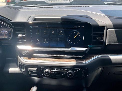 Used 2026 Chevrolet Silverado 1500 LT Trail Boss w/ LT Trail Boss Premium Package AWD/4WD image 6