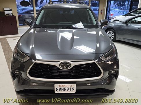 Used 2021 Toyota Highlander LE image 5