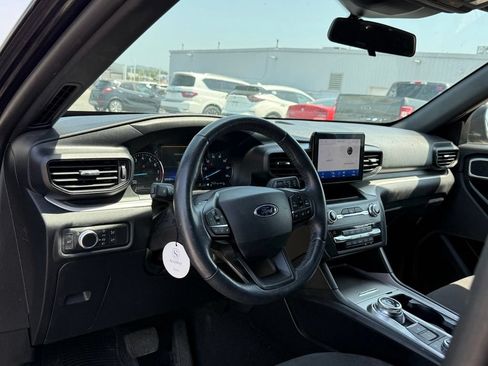 Used 2020 Ford Explorer XLT AWD/4WD image 4
