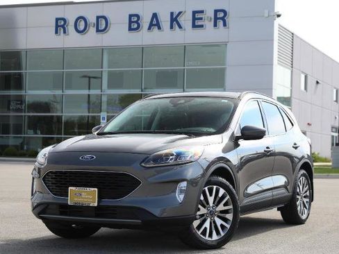 Certified 2022 Ford Escape Titanium w/ Class II Trailer Tow Package AWD/4WD image 1