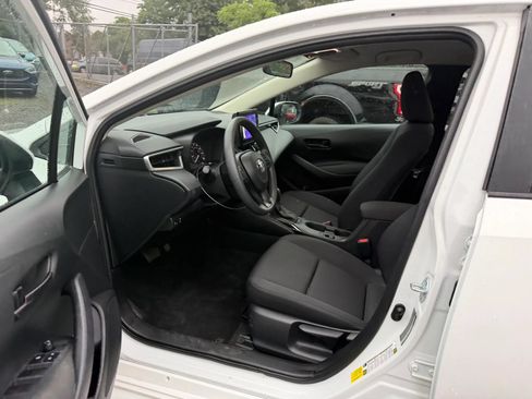 Used 2023 Toyota Corolla LE w/ Carpet Mat Package (TMS) FWD image 10