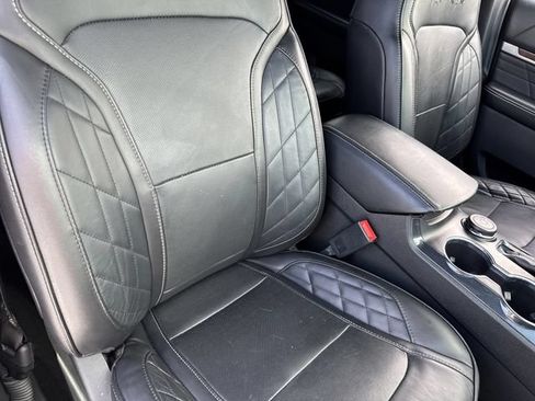 Used 2017 Ford Explorer Platinum AWD/4WD image 30