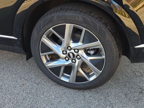 New 2026 Cadillac Optiq Luxury 1 image 17