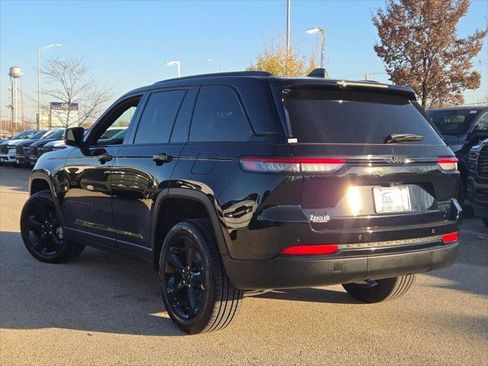 New 2025 Jeep Grand Cherokee Limited w/ Black Appearance Package image 14