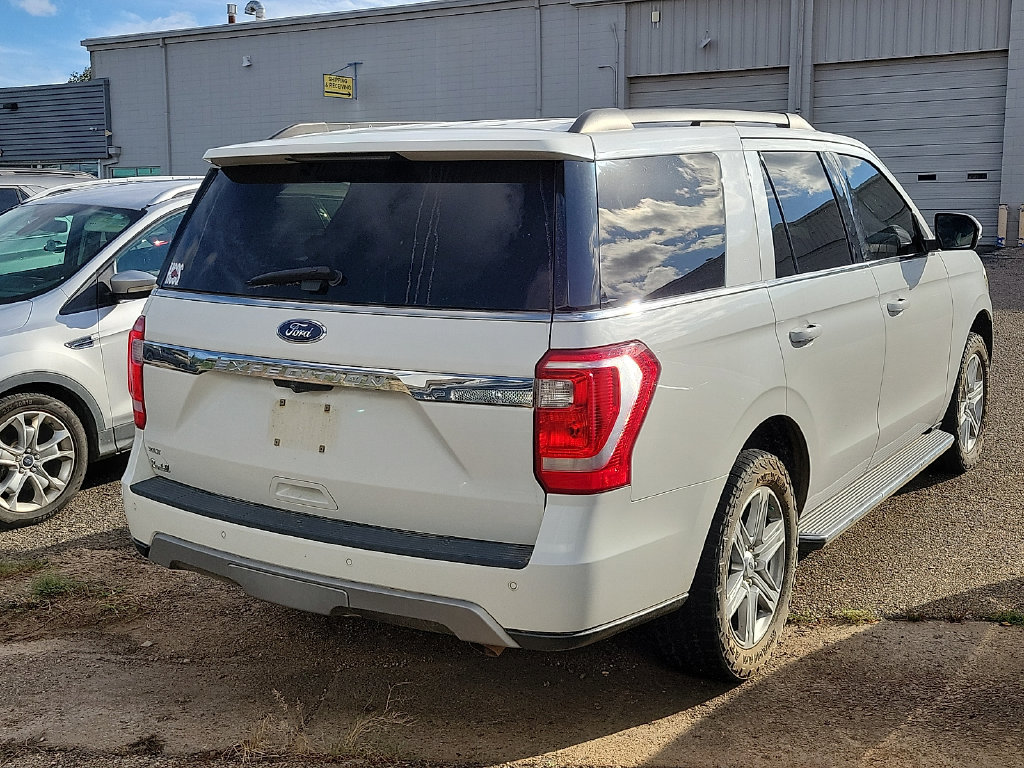 Used 2020 Ford Expedition XLT w/ Equipment Group 202A AWD/4WD image 4