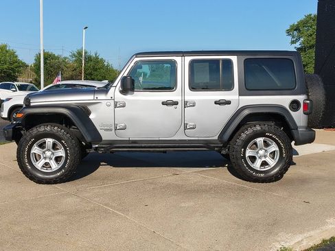Used 2019 Jeep Wrangler Unlimited Sport w/ Cold Weather Group AWD/4WD image 22