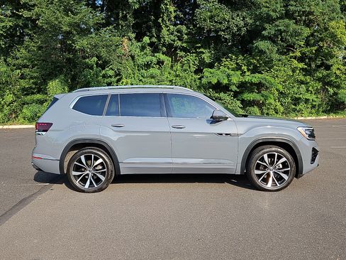 Used 2025 Volkswagen Atlas SEL Premium R-Line AWD/4WD image 7