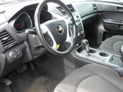 Used 2009 Chevrolet Traverse LT FWD image 23