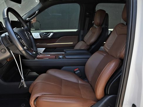 Used 2023 Lincoln Navigator Reserve RWD image 16